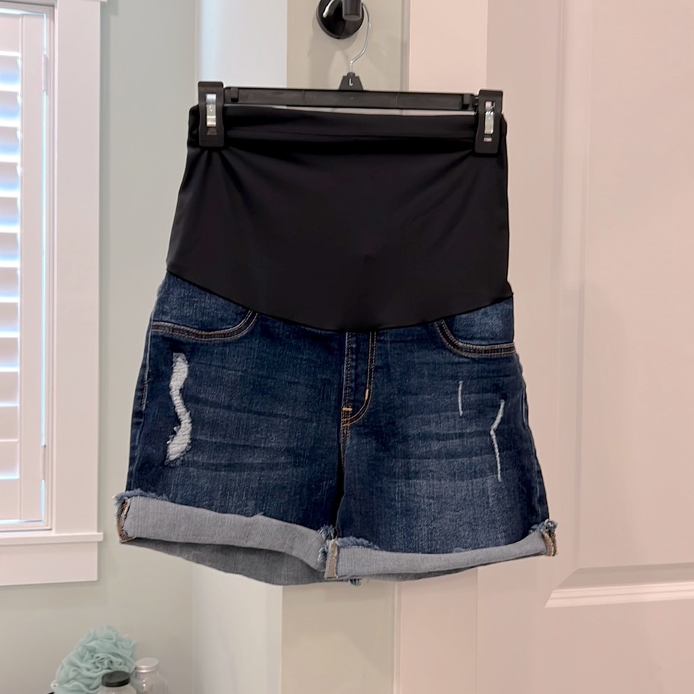 Maternity shorts